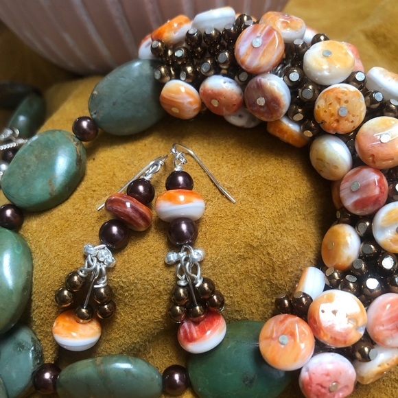 Spiney Oyster and Turquoise Necklace and Earrings - Picture 2 of 2